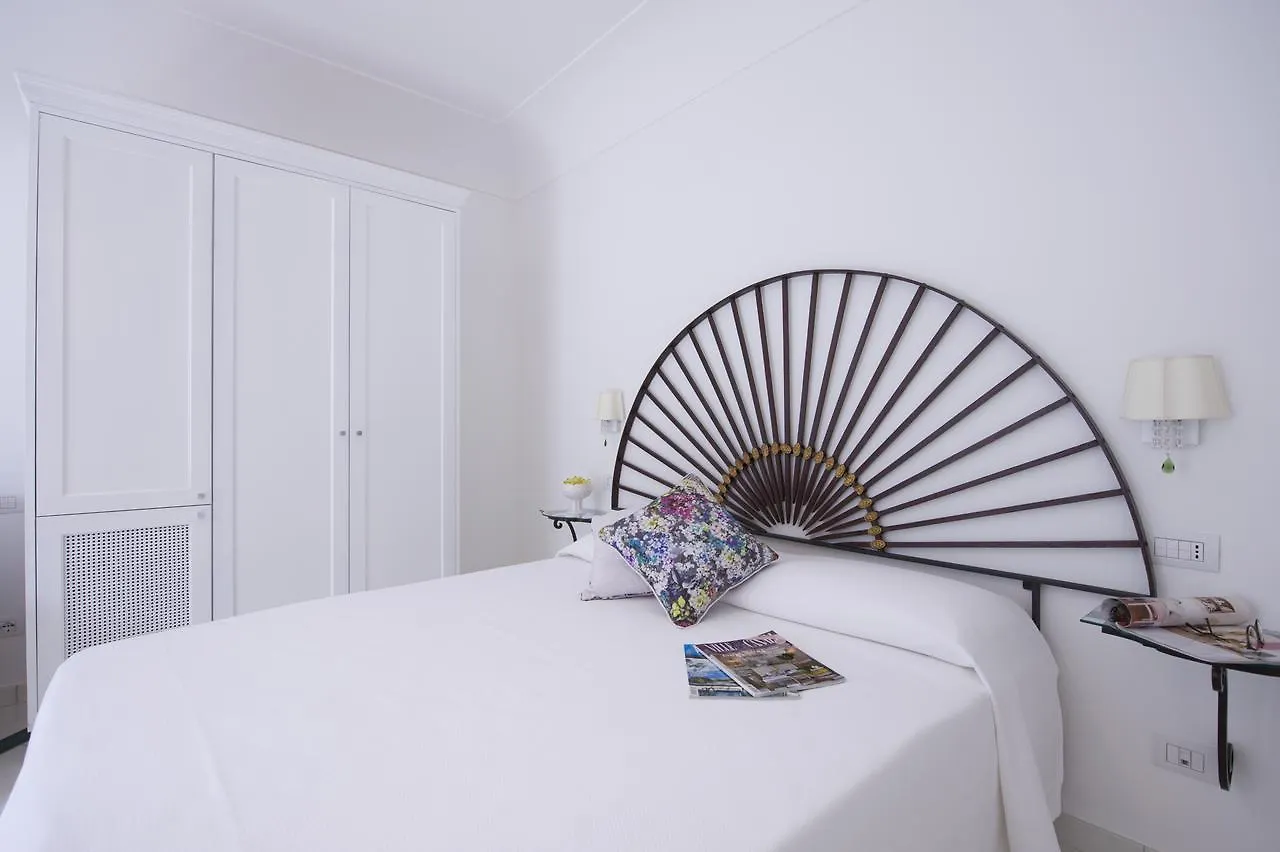 アマルフィ ラ ヴァッレ デッレ フェッリエーレ Bed & Breakfast